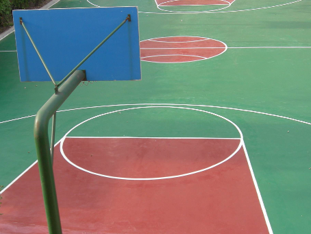 西城球场翻新地面是一个涉及